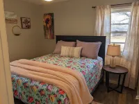 Colorful & Bright Blue Ranch House close to KSU Football stadium