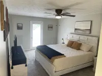 Water View, next to Boat Ramp, Game Room and tons of Recent Renovations! Hotels in Burnside