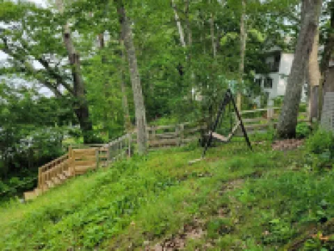 Beautiful lake side cottage 漢普登酒店