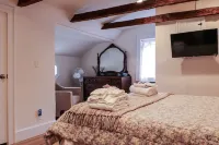 Restored Farm House in quaint Hudson Valley Town of Red Hook, Dutchess County