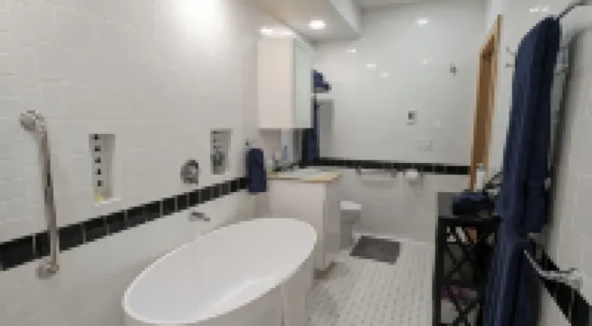 Sparkling Clean, Private & Quiet! Amazing Ocean Views [1]