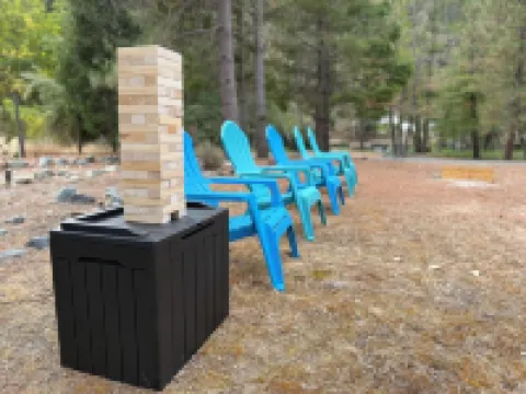 Trinity River Modern Farmhouse: Private Boat Launch, Fire Pit, outdoor games