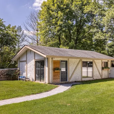 Everwood Cottage ^ Trees, Birds, and Quiet! Military Friendly