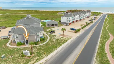 Summer is Here! 1 Min Walk 2 the Beach! Sleeps 8 Hôtels à proximité de : Gulfstream Condominium