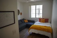 Relaxing 2 bedroom Condo w/ heated pool, spa & gym Hotels near Hope Ave