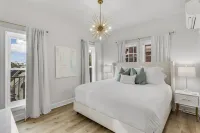 Luxurious Large Studio overlooking 30A nestled between Rosemary and Alys Beach
