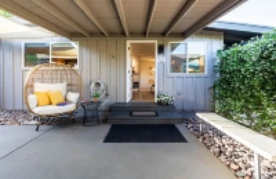 DreamCatcher-S Uptown! Walk to Shop/Dine/Hike