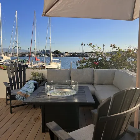 Luxury waterfront! The Pagoda Beach House