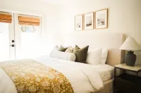 Siesta Beach Cottage 3 Bedroom 2 Bath - Walk to Beach and Private Fishing Dock