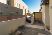 Brand New Stylish Condo Close to Old Town and Downtown