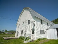 Cozy renovated barn apartment on first floor