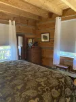 Cozy Log Cabin Near the Parkway