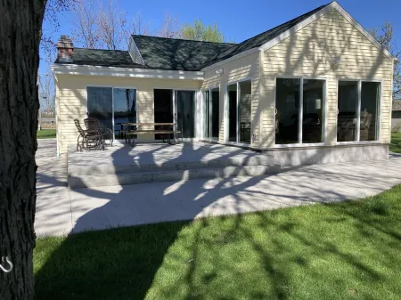 Eaa Rental Available - Gorgeous Water Front Property - 25 Min from Eaa