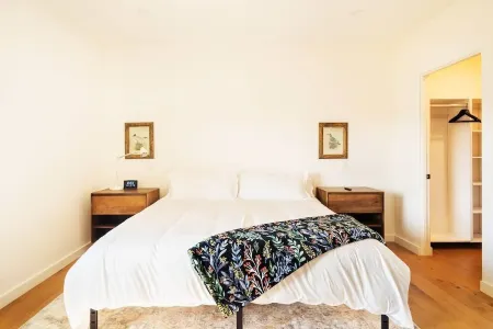 3-bedroom apartment in charming Carpinteria with WiFi, AC. Enjoy your stay