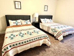 Mile High Retreat - Spacious 4-bedroom home