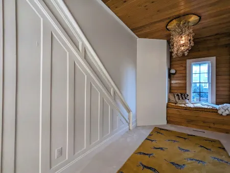 Inn on Main - Modern 1st Floor Apartment in the Heart of Downtown Geneva Отели в г. Женева