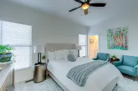 Luxurious 3 BR Distillery District Townhouse - Eight Belles