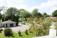 3 Bed-Casino-Pools-Jacuzzi