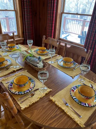 River's Edge Cabin - Newly Remodeled - On the Big Laramie River