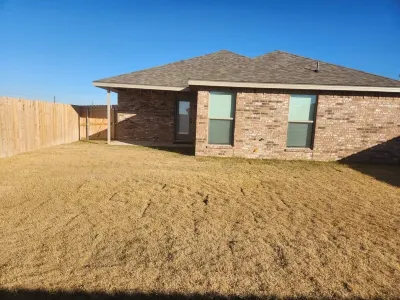 New Build- 3 Bed, 2 Bath w Garage.