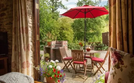 A peaceful escape in rural Herefordshire - perfect for families and friends.