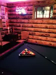 Unique Rustic, upscale, 3 br/2 ba Cabin w/Fireplace, Firepit, Pool Table & Wifi