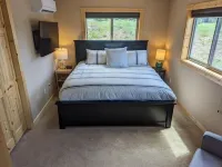 Roslyn Ridge Get-A-Way w/ hot tub