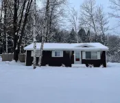 3 - Bedroom Cottage Near Lake Mitchell in Cadillac