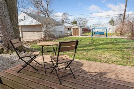 Your Metro Detroit Home Base! Отели рядом с достопримечательностью «Zap Zone»