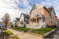 Modern + Spacious 5BR/2BA Home, Renovated Backyard - Wifi