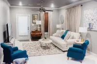 Country Cottage King Suite 7mi to Youngsville Sport Complex in Broussard, LA