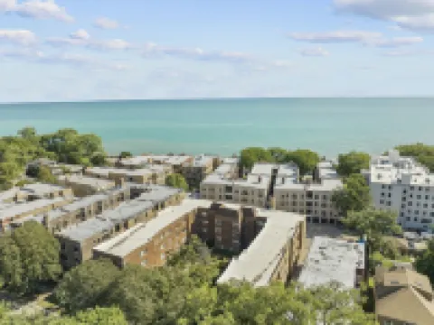 Spacious and Newly Renovated 1Br Next to the Beach