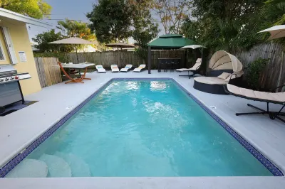 Relax at Serenity – Heated Pool Spa WiFi BBQ Near Beach Các khách sạn gần Strayer University