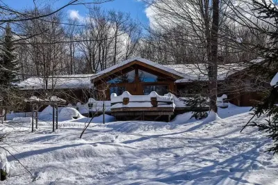 Luxury Cabin with Indoor Heated SaltWater Pool! Hotels near Old Forge Camping Resort