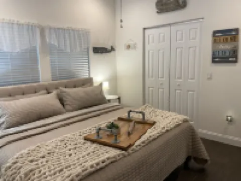 Adorable Cottage Next To Rainbow River & Blue Run! Hotels in Dunnellon