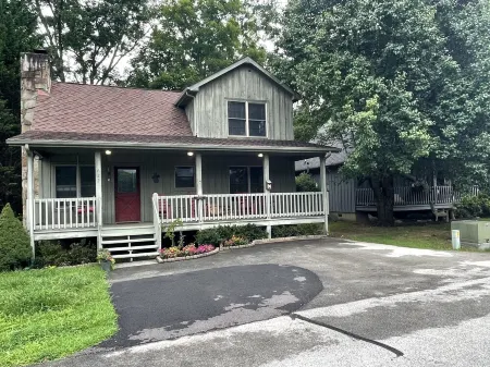 Sensational Sunrise Views overlooking golf course w/ incredible mountain views!