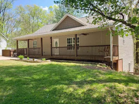 Comfortable In-Town Stay - Clayton, GA