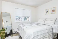 Entire 2BR 1Bath Apt “The Downtown Deneege”