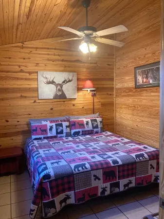 Wolf Den Cabin of Pomme de Terre