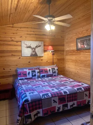 Wolf Den Cabin of Pomme de Terre