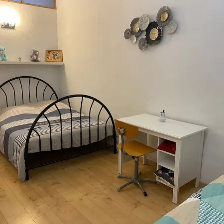 Large apartment on canal 2 steps from downtown Sète