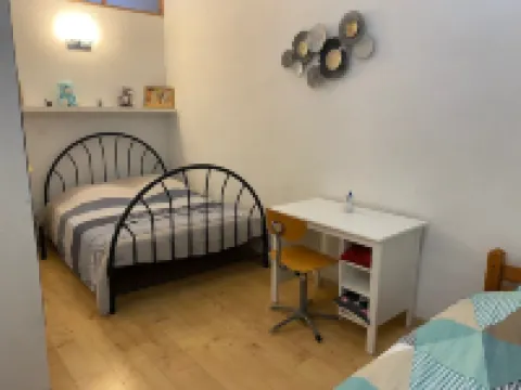 Large apartment on canal 2 steps from downtown Sète