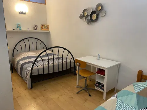 Large apartment on canal 2 steps from downtown Sète