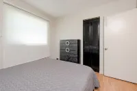 Spacious home with Pool Table 10 minutes from Beaches and Speedway