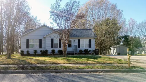 Clean Comfy Cottage - Near Downtown High Point Furniture Market, Hospitals & Hpu