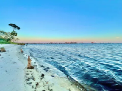 No extra Fees for your dogs....Relaxing Family Getaway 🐕-3mi to Beach 納瓦拉酒店