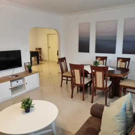 Vacation Apartment for Families with Playroom and Terrace, Near Leisure Park