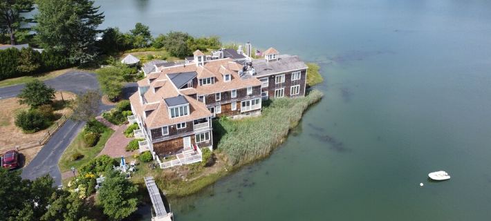Unique Waterfront Condo at the Boatyard! Hotels in Kennebunk