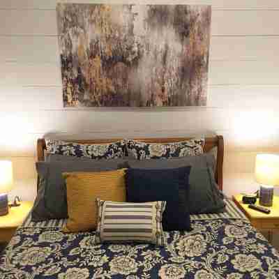 Beautiful Decorated Apartment located in the heart of Downtown Bardstown, KY Rooms