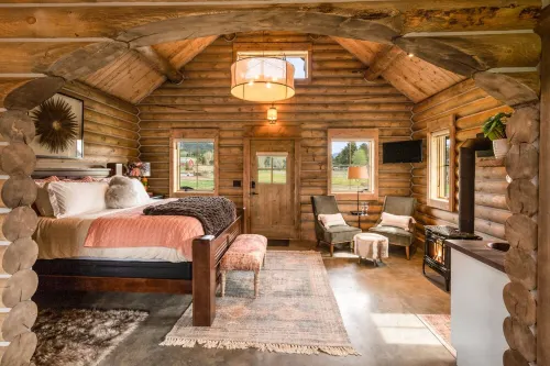 Romantic Log Cabin in Paradise Valley, Montana